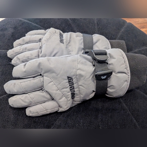 Winter Gloves 2 pairs Gray Gordini & Au Clair Black NWOT Size Jr S (7) - Picture 4 of 14